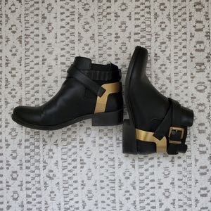 Boots with metal details